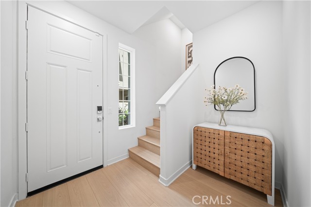 Detail Gallery Image 4 of 47 For 1042 N Anaheim Blvd #2,  Anaheim,  CA 92801 - 4 Beds | 3/1 Baths