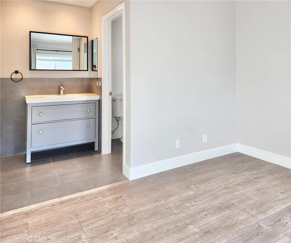 24221 Avenida De Las Flores 111