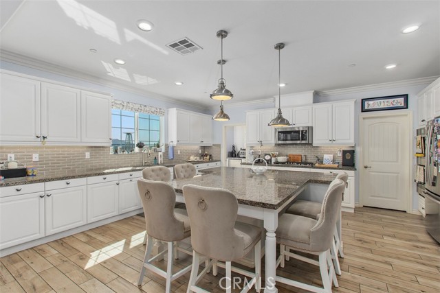 13681 CONSTANCE Avenue, Riverside CA: https://media.crmls.org/medias/4c78b636-05fb-4628-b5ca-429716f28f0d.jpg