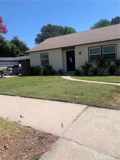 5412 Fallbrook Avenue photo 2
