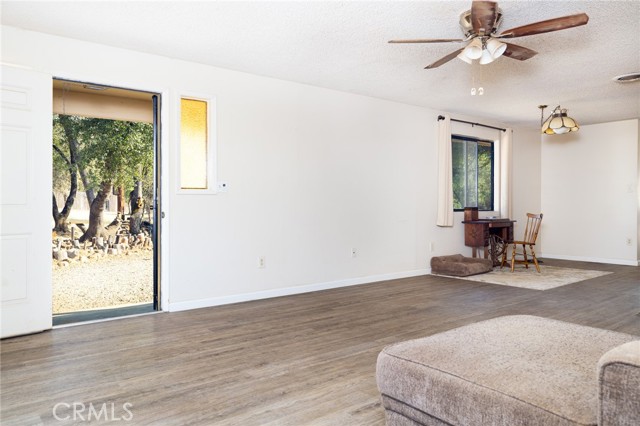 Detail Gallery Image 3 of 49 For 49 Berwick Ln, Oroville,  CA 95966 - 2 Beds | 1/1 Baths