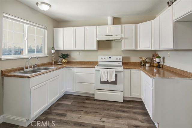 Detail Gallery Image 7 of 26 For 660 S 3rd, Chowchilla,  CA 93610 - 4 Beds | 2 Baths