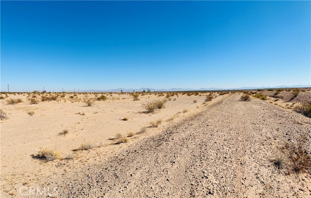 55 Acres. West Hobsonway, Blythe CA: https://media.crmls.org/medias/4c79d15e-cbd7-443d-8e2a-1fa76ba720d8.jpg