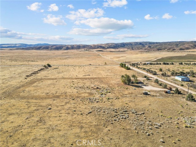 47322 180th W, Lancaster CA: https://media.crmls.org/medias/4c7a78ce-1c2d-4326-938e-85eea278cfcc.jpg