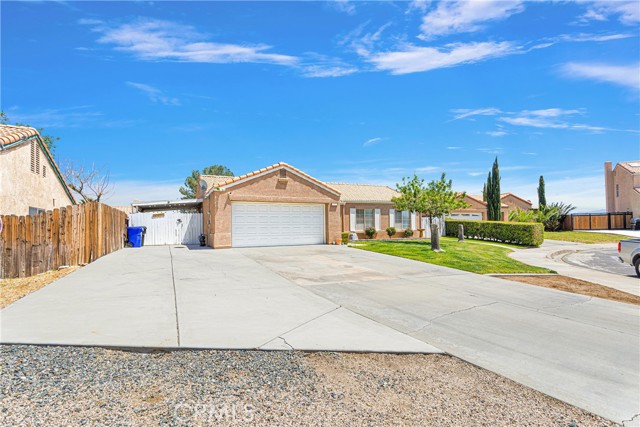 Detail Gallery Image 2 of 38 For 12231 Jason Ln, Victorville,  CA 92395 - 3 Beds | 2 Baths