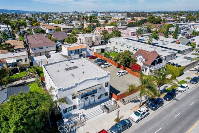 1113 Pacific Ave, Long Beach CA: https://media.crmls.org/medias/4c7b3407-d6ef-401c-946a-b5b21a8f3827.jpg
