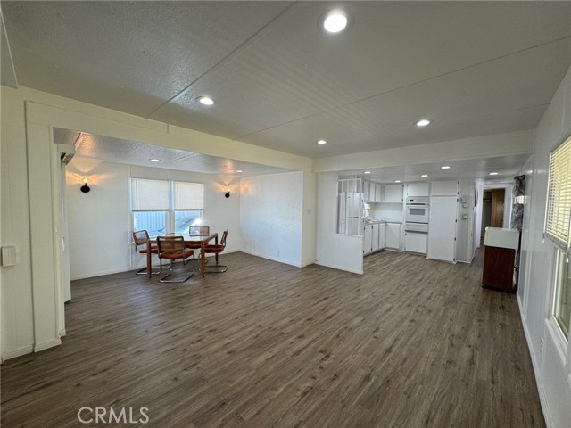 Detail Gallery Image 2 of 14 For 14411 Palmdale Rd #31,  Victorville,  CA 92392 - 2 Beds | 1/1 Baths