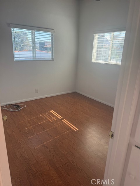 Detail Gallery Image 5 of 9 For 1943 Loma Dr, Hermosa Beach,  CA 90366 - 2 Beds | 1 Baths