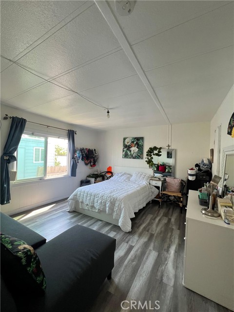 518 Sullivan, Santa Ana CA: https://media.crmls.org/medias/4c7c7c6c-8404-4db9-8824-f311af37e327.jpg