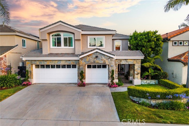14 Glastonbury Place, Laguna Niguel CA: https://media.crmls.org/medias/4c7c80eb-4880-49d1-9718-ab51e81ffff0.jpg