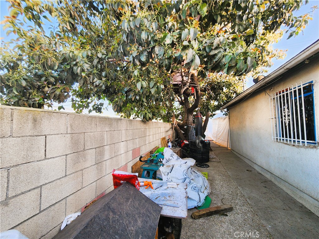 https://media.crmls.org/medias/4c7d2053-8ba4-41b5-9aad-dcca0858ecfe.jpg?preset=X-Large