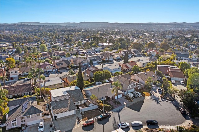 Detail Gallery Image 3 of 26 For 26602 Lira Cir, Mission Viejo,  CA 92691 - 3 Beds | 2 Baths