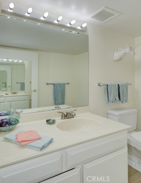 Detail Gallery Image 12 of 20 For 24055 Paseo Del Lago #711,  Laguna Woods,  CA 92637 - 1 Beds | 1/1 Baths