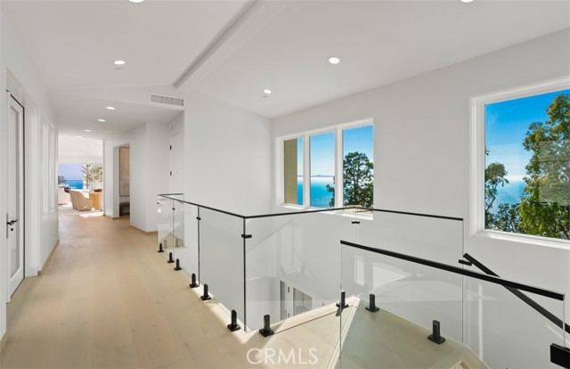 31 N Vista De Catalina, Laguna Beach CA: https://media.crmls.org/medias/4c822b54-e826-4e0f-9877-006375658cad.jpg