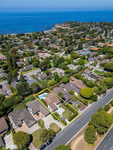 2533 Palos Verdes Drive West, Palos Verdes Estates, California 90274, 3 Bedrooms Bedrooms, ,1 BathroomBathrooms,Single Family Residence,For Sale,Palos Verdes Drive West,SB24153727