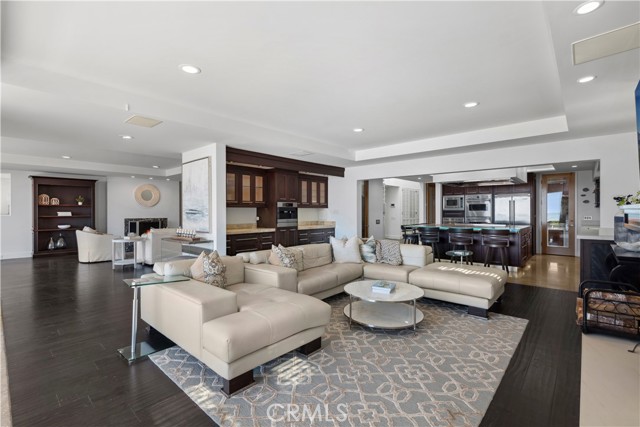 Detail Gallery Image 11 of 34 For 3308 Ocean Bld, Corona Del Mar,  CA 92625 - 5 Beds | 6/2 Baths