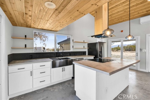 1421 Sunrise Avenue, 29 Palms CA: https://media.crmls.org/medias/4c82edca-643f-47bf-acd9-1b06b16eaf62.jpg