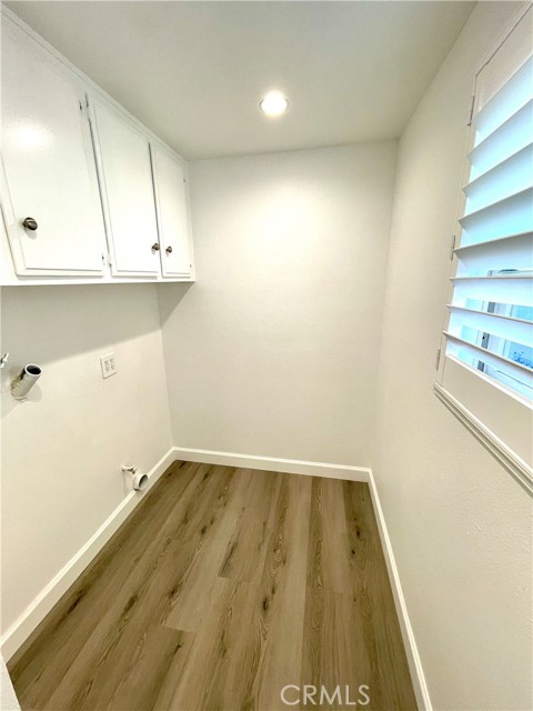 Detail Gallery Image 11 of 24 For 22271 Erwin St, Woodland Hills,  CA 91367 - 3 Beds | 2/1 Baths