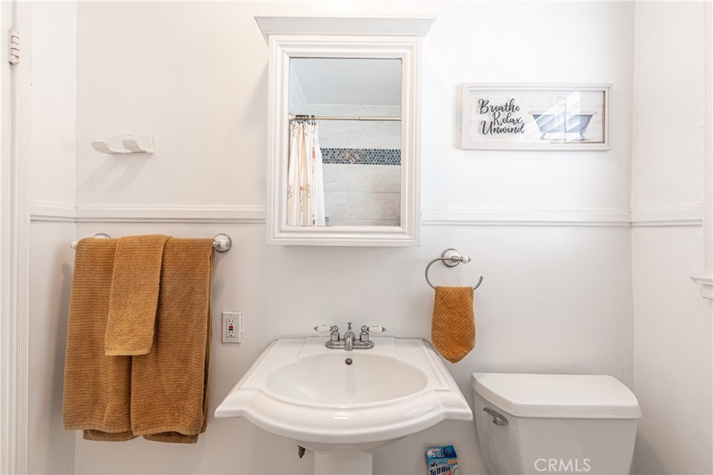 https://media.crmls.org/medias/4c831563-81dd-45a4-83c2-464e362897ba.jpg?preset=X-Large