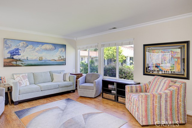 2372 Via Mariposa W, Laguna Woods CA: https://media.crmls.org/medias/4c834891-90ad-4972-adad-32b1838fd335.jpg