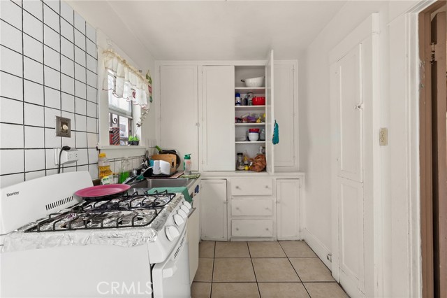 Detail Gallery Image 14 of 43 For 928 S Breed St, Los Angeles,  CA 90023 - – Beds | – Baths