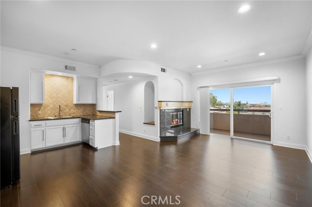 540 E Angeleno Avenue, Burbank CA: https://media.crmls.org/medias/4c83b0a9-96ec-432d-93a9-d303abb502d1.jpg