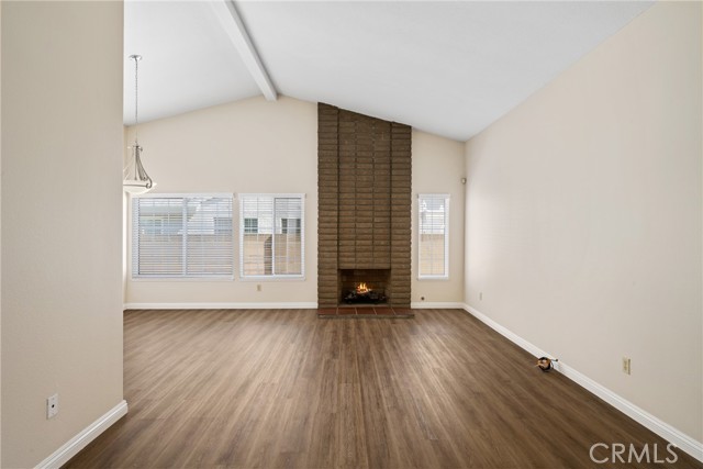 Detail Gallery Image 8 of 44 For 17651 Falkirk Ln, Huntington Beach,  CA 92649 - 4 Beds | 2 Baths