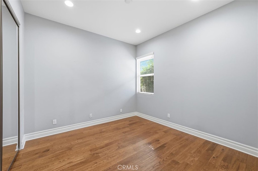 https://media.crmls.org/medias/4c84b2ca-6ed2-4277-bb39-7c346efde879.jpg?preset=X-Large