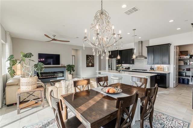 Detail Gallery Image 8 of 69 For 24159 Evesong, Corona,  CA 92883 - 3 Beds | 2 Baths