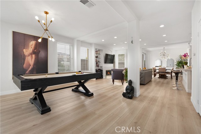 17 Crescent City, Irvine CA: https://media.crmls.org/medias/4c851bb3-067b-40be-baf1-e0669cdaba44.jpg