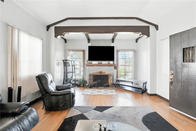 Detail Gallery Image 8 of 38 For 1912 W 76th St, Los Angeles,  CA 90047 - 3 Beds | 1/1 Baths
