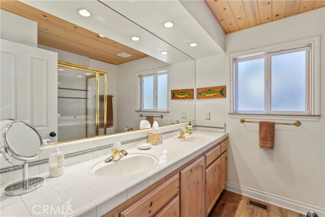 Detail Gallery Image 29 of 68 For 27685 High Knoll Rd., Lake Arrowhead,  CA 92352 - 4 Beds | 4 Baths