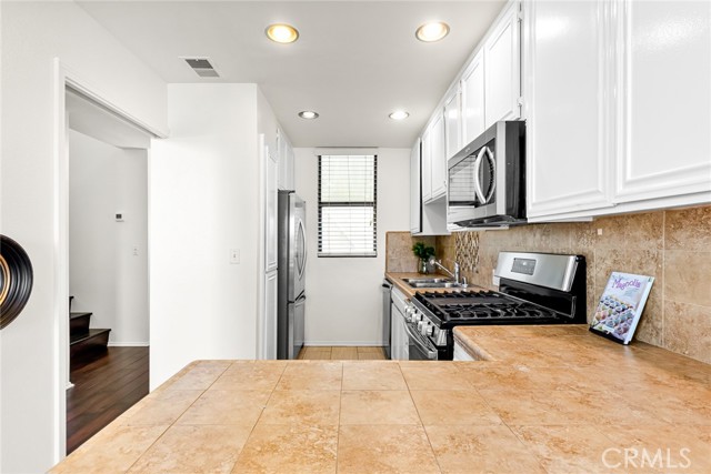 Detail Gallery Image 11 of 25 For 3832 Overland Ave #2,  Culver City,  CA 90232 - 2 Beds | 2/1 Baths