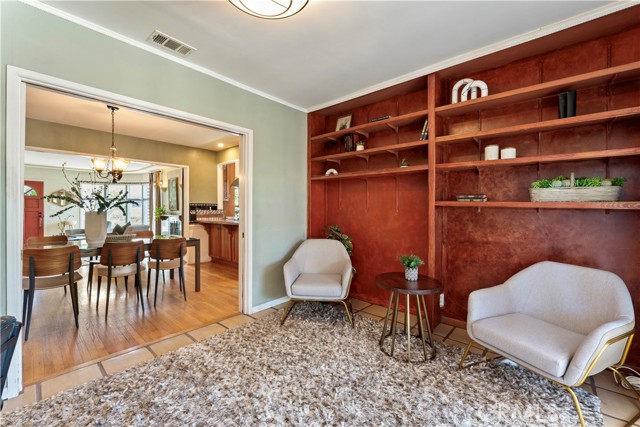 2042 E Crary Street, Pasadena CA: https://media.crmls.org/medias/4c8695d2-2de1-4a41-bd63-0b6d703dd893.jpg