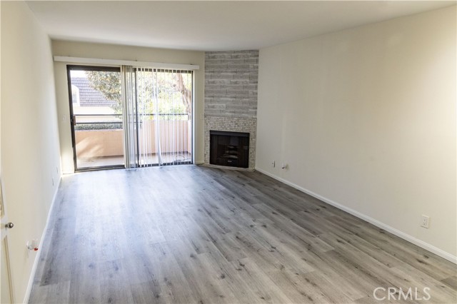 Detail Gallery Image 9 of 21 For 4717 Ben Ave #103,  Valley Village,  CA 91607 - 1 Beds | 1 Baths