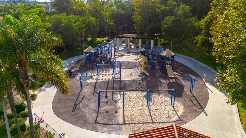 https://media.crmls.org/medias/4c8791d1-0025-4085-ac1e-d06a503a58f6.jpg?preset=X-Large