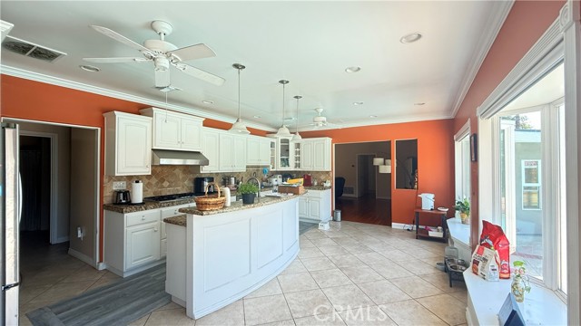 17922 Romelle Avenue, North Tustin CA: https://media.crmls.org/medias/4c884a79-c676-442d-9dad-8437dee6c447.jpg