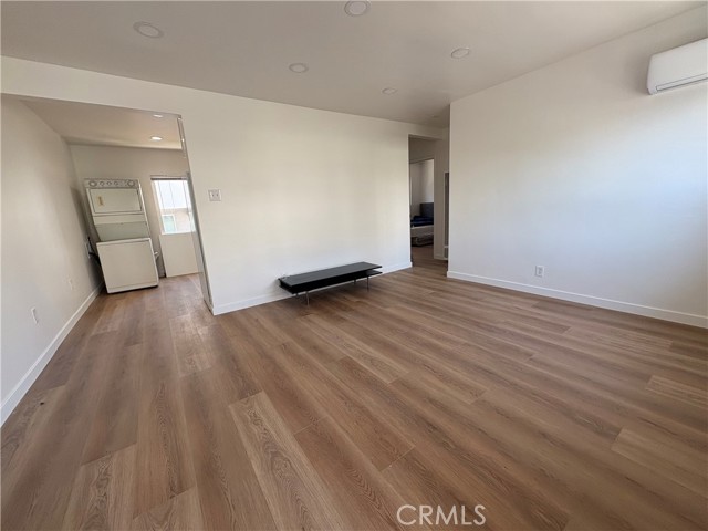 1103 S Hobart Boulevard, Los Angeles CA: https://media.crmls.org/medias/4c898608-5e6f-4f6b-a86d-88d609295e90.jpg
