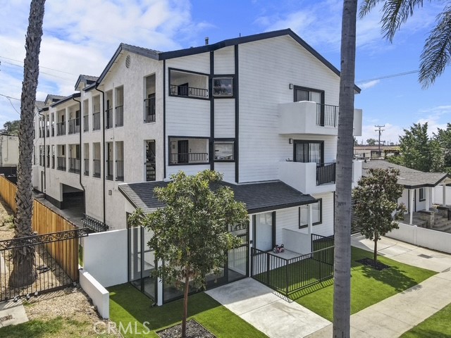 1410 Coranado Avenue, Long Beach CA: https://media.crmls.org/medias/4c89897e-66c9-4774-a967-d4c8a2aed2e5.jpg