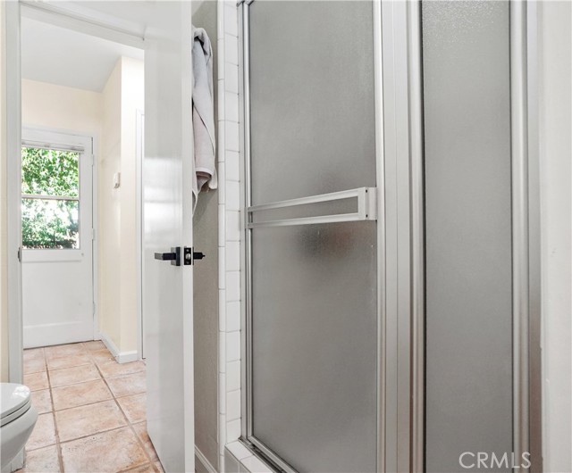 6233 Capistrano Avenue, Woodland Hills CA: https://media.crmls.org/medias/4c8a2ed5-e251-4dde-ac6f-215b96e160dc.jpg