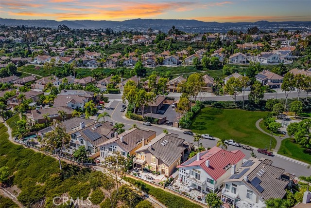 Detail Gallery Image 4 of 65 For 26582 Meadow Crest Drive, Laguna Hills,  CA 92653 - 4 Beds | 3 Baths