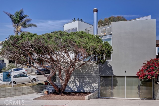 2318 Manhattan Avenue, Hermosa Beach, California 90254, 2 Bedrooms Bedrooms, ,2 BathroomsBathrooms,Residential,Sold,Manhattan,SB22091269