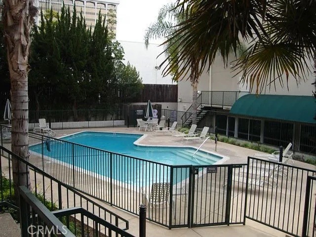 4501 Cedros Avenue, Sherman Oaks CA: https://media.crmls.org/medias/4c8ba34f-501a-4ec3-b5d0-5fa669ee162f.jpg