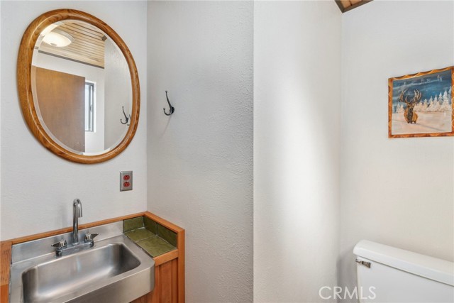 Detail Gallery Image 8 of 21 For 24837 Logan Creek Rd, Idyllwild,  CA 92549 - 2 Beds | 1/1 Baths