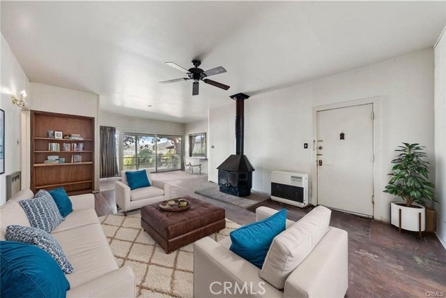 14095 Lakeshore Drive, Clearlake CA: https://media.crmls.org/medias/4c8c4779-d226-4a68-b07c-1d2c953b3159.jpg