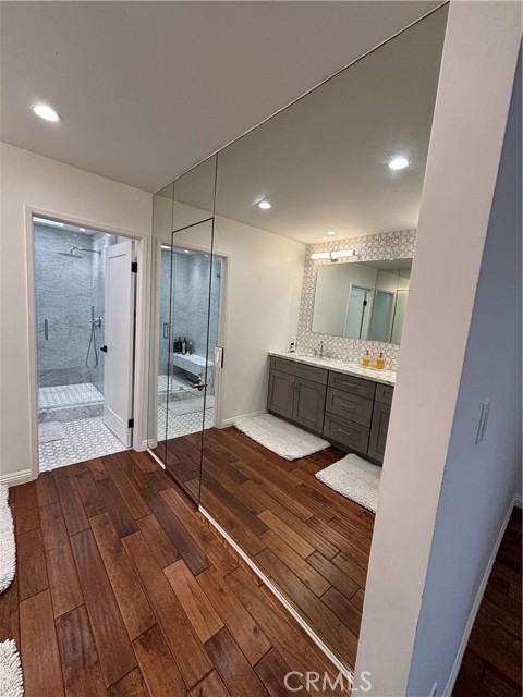 5533 Edward E Horton Lane, Encino CA: https://media.crmls.org/medias/4c8c6254-0800-49e5-be77-df0e5f58cee6.jpg