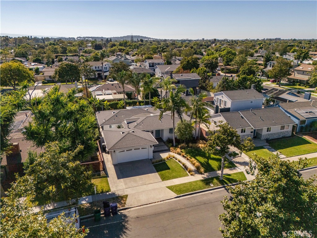 https://media.crmls.org/medias/4c8dd111-9c30-43e3-adcb-079859d95917.jpg?preset=X-Large