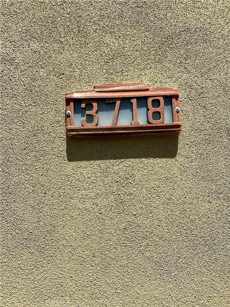 https://media.crmls.org/medias/4c8f407a-c243-4d29-a340-84144b9f15c2.jpg?preset=X-Large