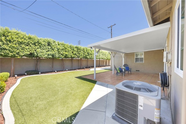 6745 Yearling Street, Lakewood CA: https://media.crmls.org/medias/4c8f5224-c8e0-4696-828d-d33e15aa0e47.jpg
