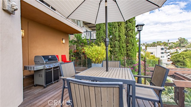 Detail Gallery Image 38 of 64 For 6438 Georgius Way, Los Angeles,  CA 90068 - 4 Beds | 4 Baths